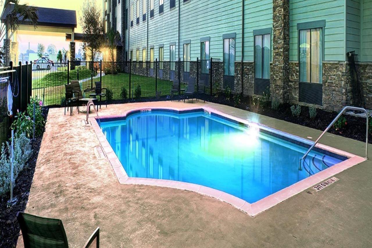 Comfort & Hotel Beeville